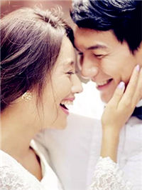 狗粮撒起来：这是我们小小的幸福！