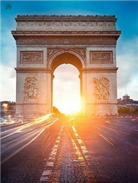 穿过历史的风风雨雨，凯旋门细说着悠悠往事